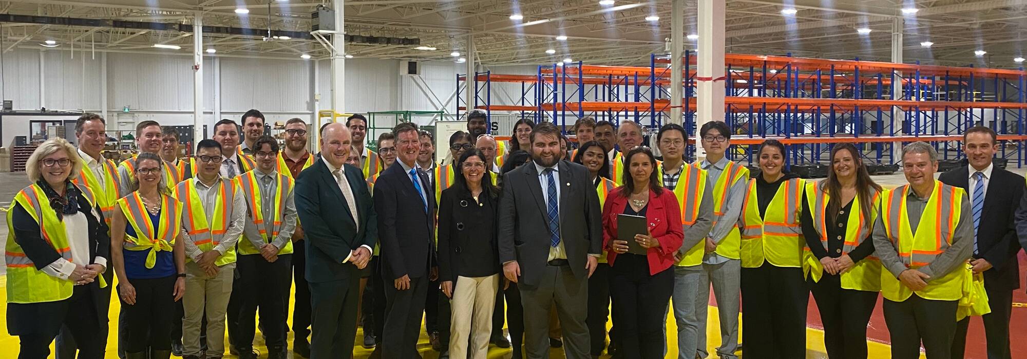 Hydrogen Optimized employees with Minister Filomena Tassi.
